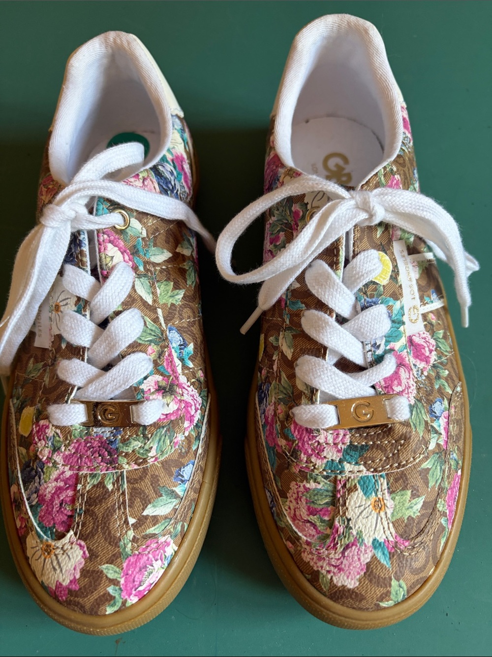 GBG Los Angeles Floral Canvas Sneakers in Brown, Pink & Green. Size 7.5. NWOT